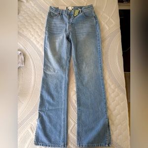 NWT H&M 90s Straight High Split Jeans (Size 6)